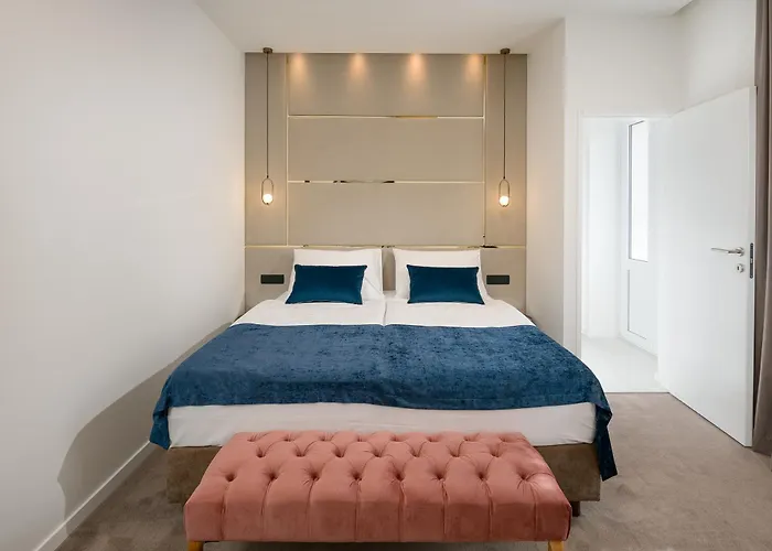 Flos Luxury Rooms